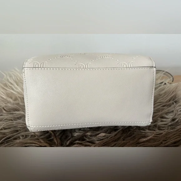 JUICY COUTURE Bag Stay in Circle Mini Crossbody - Ivory Cream Angel Deboss NWT - Picture 8 of 11